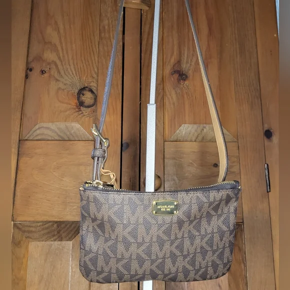 Michael Kors Belt Bag - Picture 1 of 13